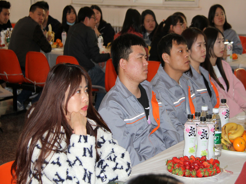 �������ʹ���-׷�󿵽�,����һ������