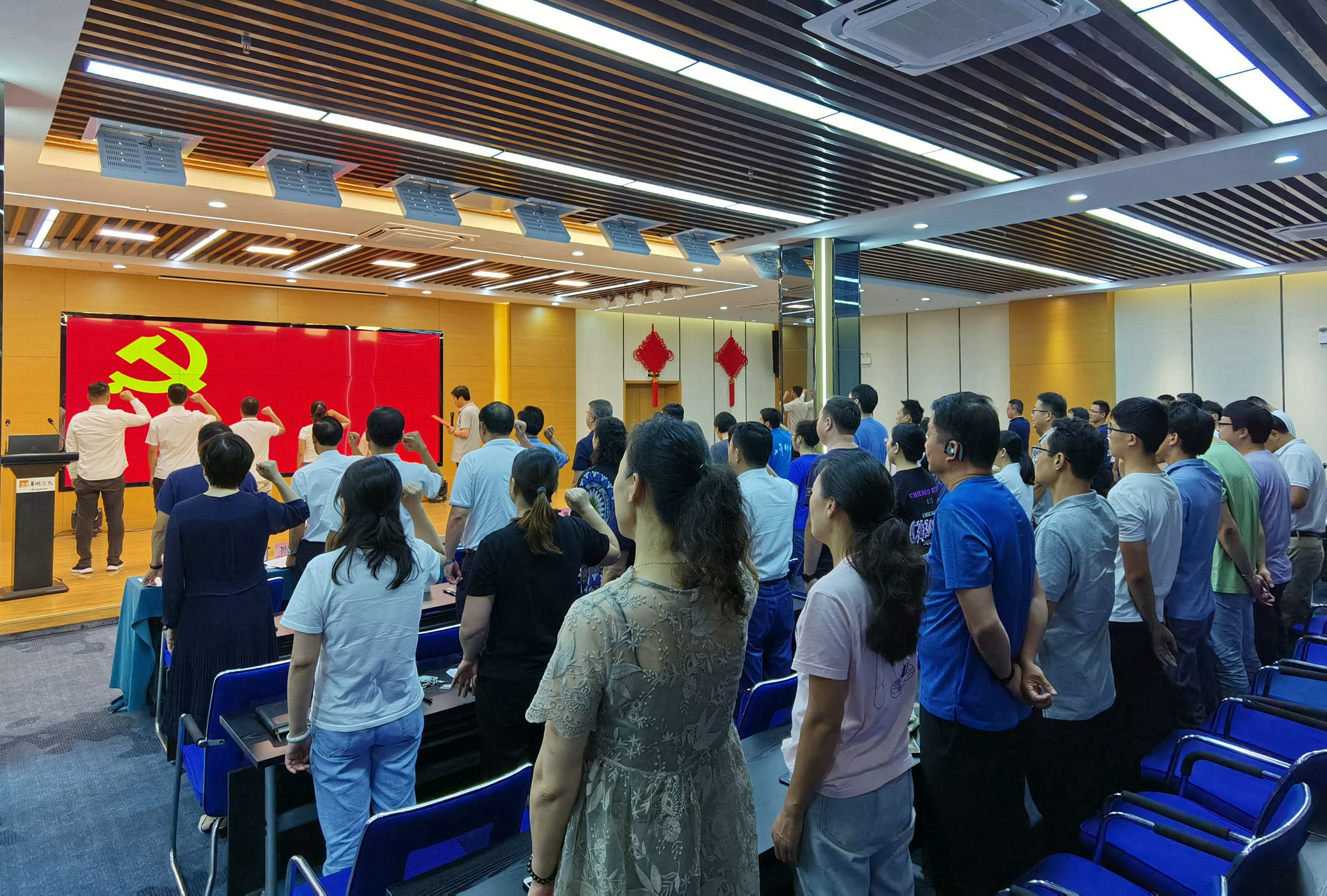 �������ʹ���-׷�󿵽�,����һ������