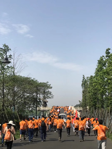 �������ʹ���-׷�󿵽�,����һ������