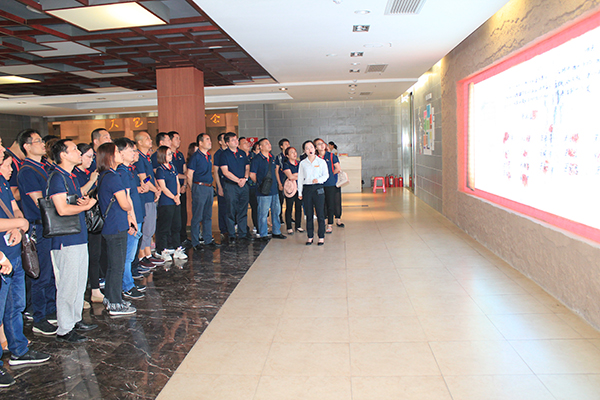 �������ʹ���-׷�󿵽�,����һ������